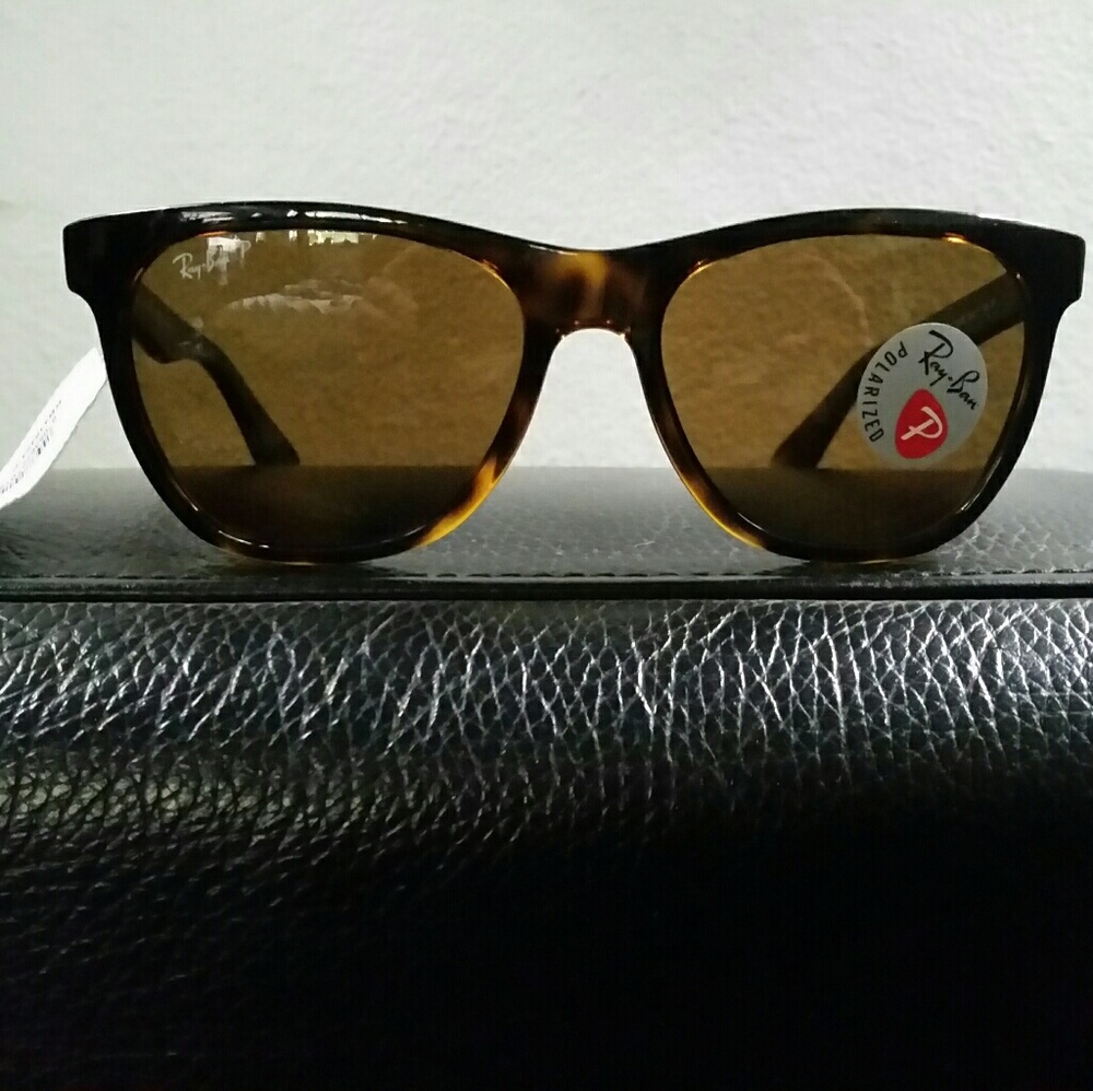 Ray-Ban Sunglasses • NWT